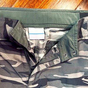 Columbia camo crop